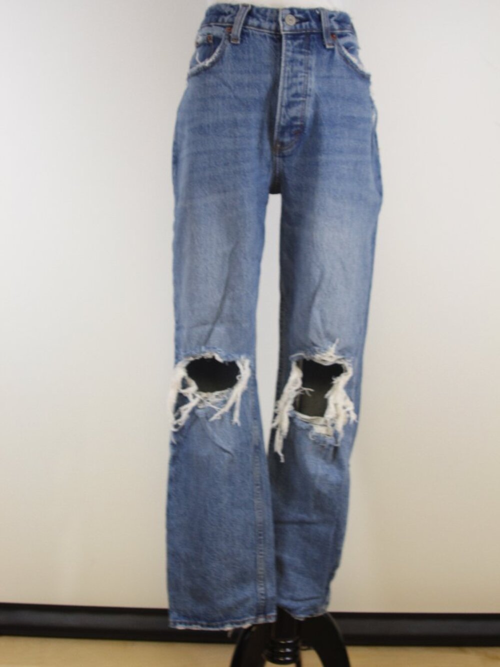 Abercrombie The Dad Jeans 26 Curve Love High Rise Distressed Knee Ripped Straigh